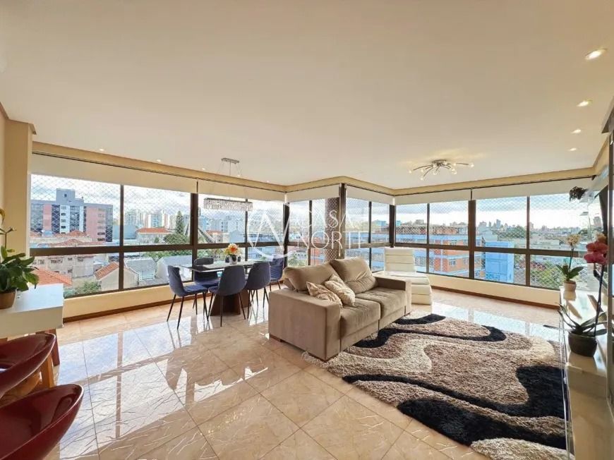 Apartamento à venda com 3 quartos, 108m², 1 suíte, 2 vagas, Rua Açores no bairro Passo da Areia em Porto Alegre