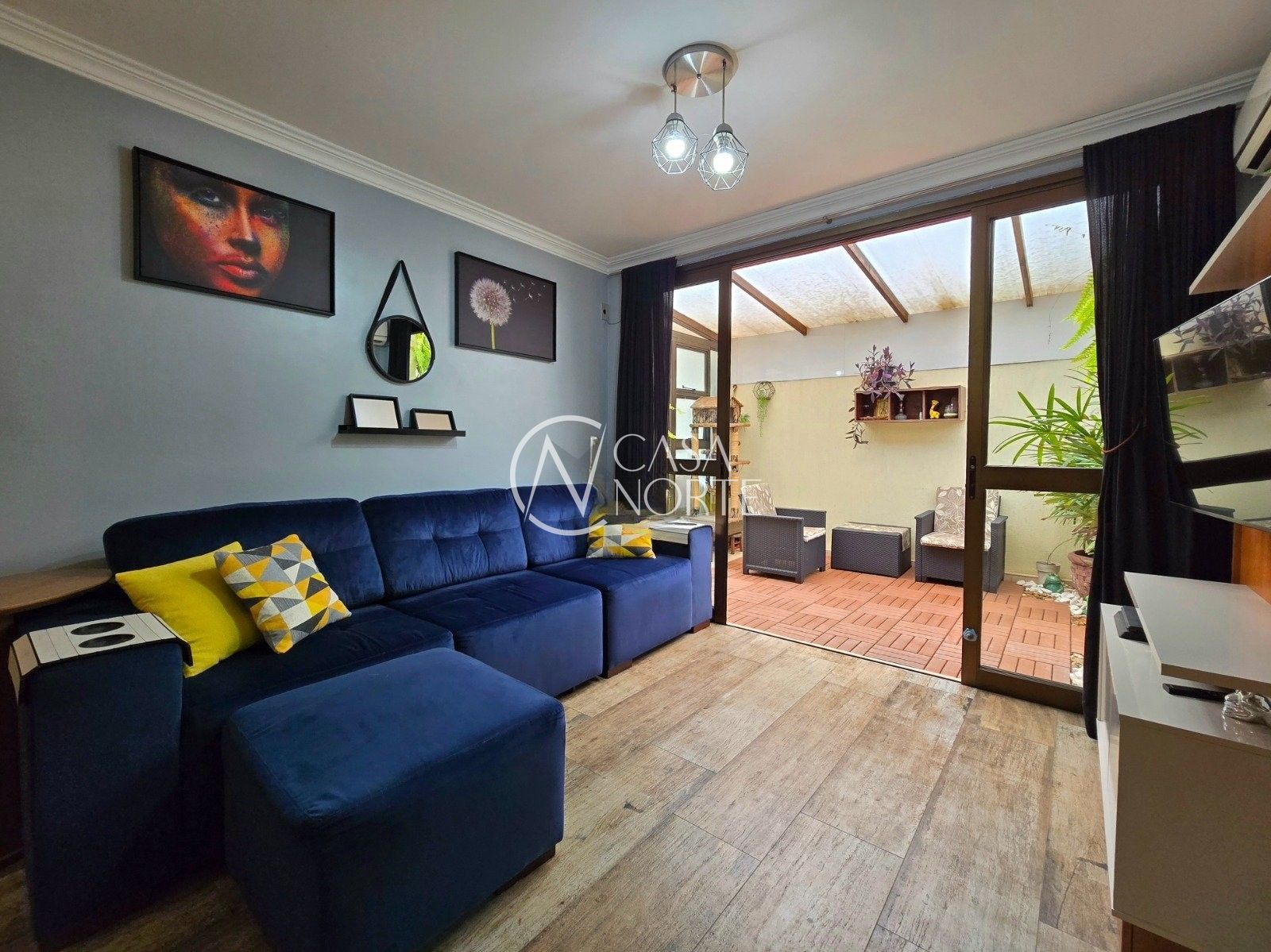 Apartamento à venda com 2 quartos, 73m², 1 suíte, 1 vaga, Rua Ariovaldo Pinheiro no bairro Passo da Areia em Porto Alegre