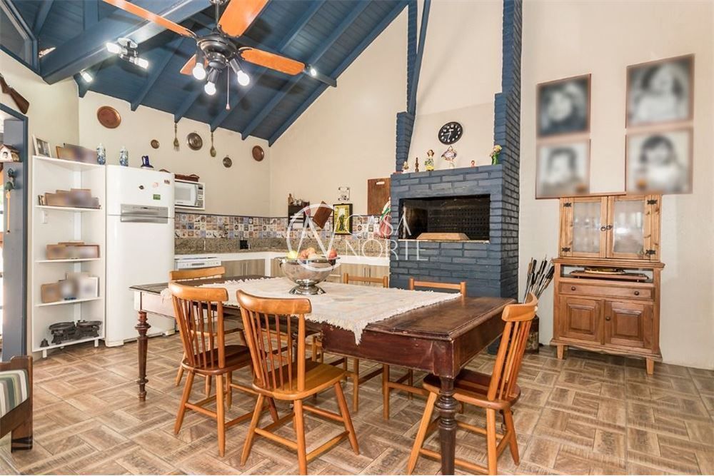 Casa à venda com 4 quartos, 525m², 1 suíte, 5 vagas, Pedro A. A. de Freitas Filho no bairro Jardim Sabará em Porto Alegre