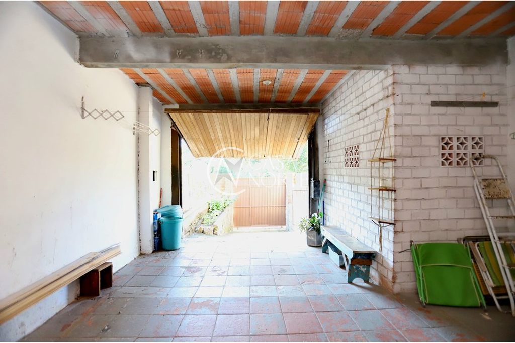 Casa à venda com 6 quartos, 380m², 1 suíte, Rua Açucena no bairro Lomba do Pinheiro em Porto Alegre