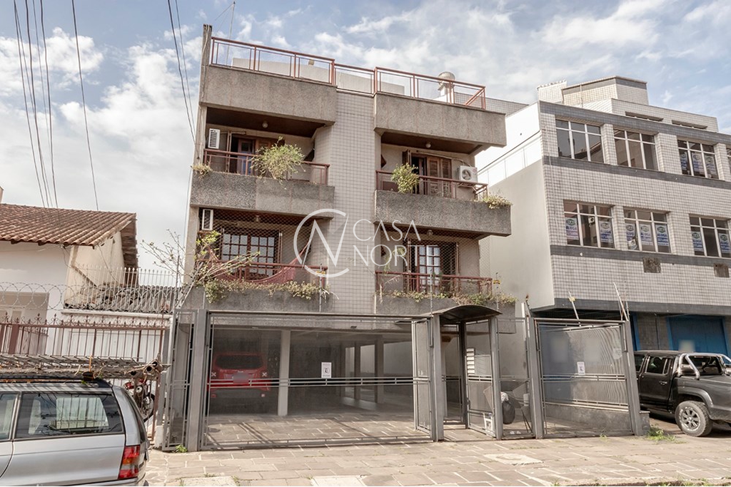 Cobertura à venda com 3 quartos, 245m², 2 vagas, Brito Peixoto no bairro Passo da Areia em Porto Alegre