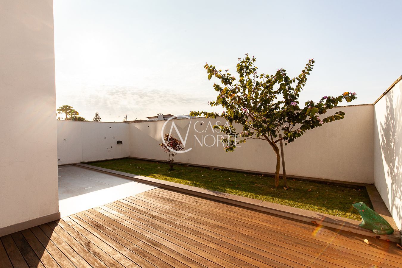 Apartamento Garden à venda com 3 quartos, 215m², 1 suíte, 2 vagas, Rua Miracema no bairro Chácara das Pedras em Porto Alegre