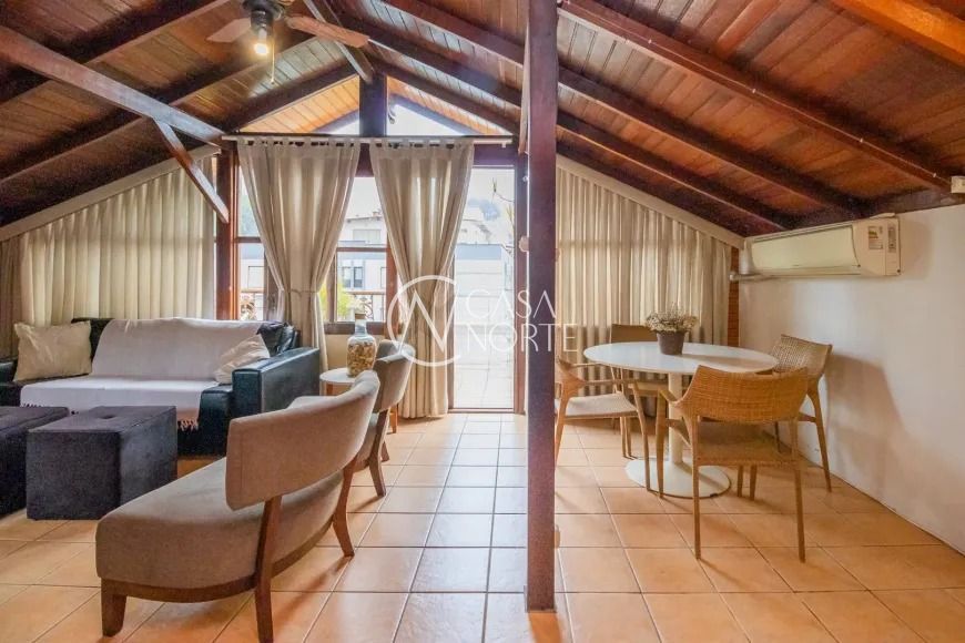 Cobertura à venda com 3 quartos, 149m², 1 vaga, Rua Tapajós no bairro Jardim São Pedro em Porto Alegre