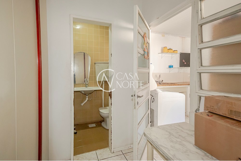 Casa à venda com 3 quartos, 300m², 1 suíte, 3 vagas, Cláudio Manoel da Costa no bairro Jardim Sabará em Porto Alegre