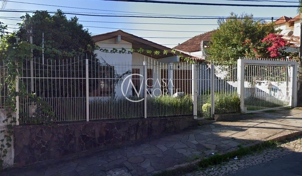 Casa à venda com 4 quartos, 315m², 1 suíte, 6 vagas, Landel de Moura no bairro Tristeza em Porto Alegre