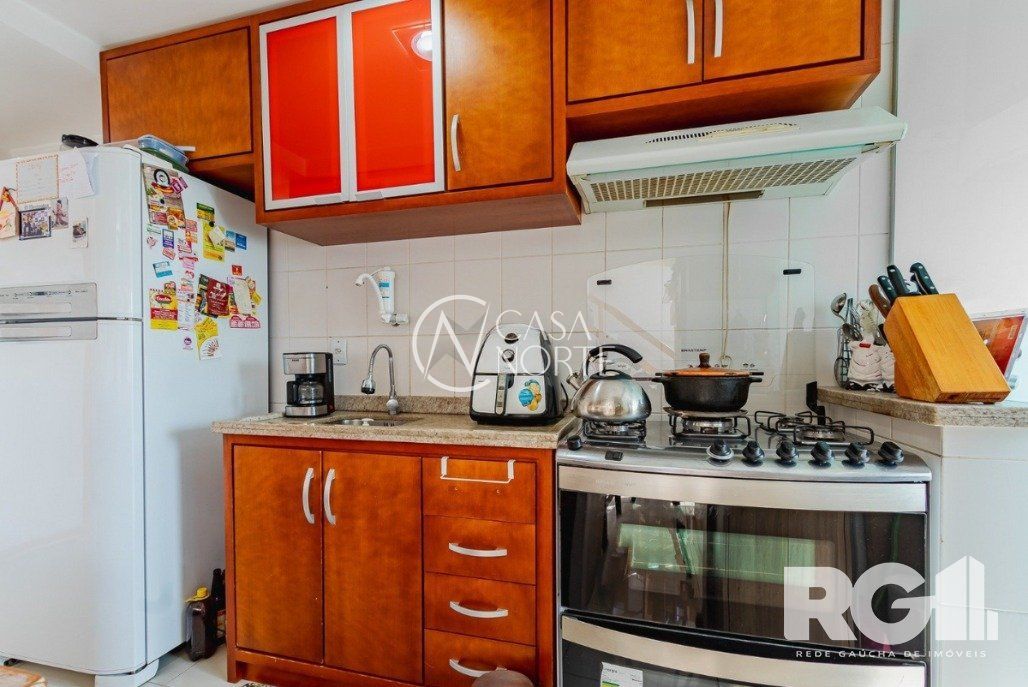 Duplex à venda com 3 quartos, 102m², 1 suíte, 2 vagas, Rua João Ernesto Schmidt no bairro Jardim Itu Sabará em Porto Alegre