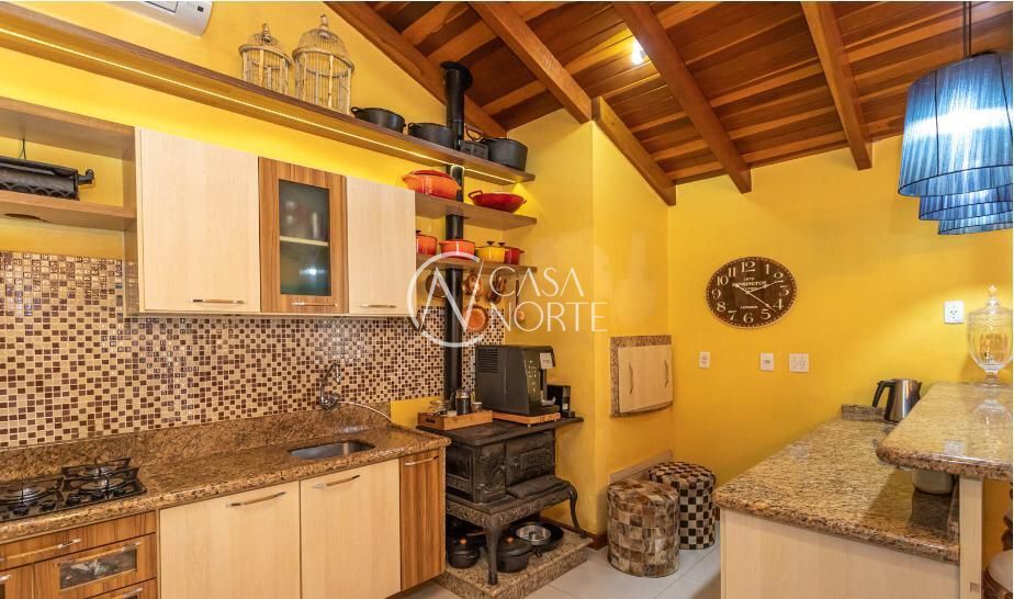 Cobertura à venda com 3 quartos, 251m², 1 suíte, 3 vagas, Avenida Nestor Valdman no bairro Jardim Planalto em Porto Alegre