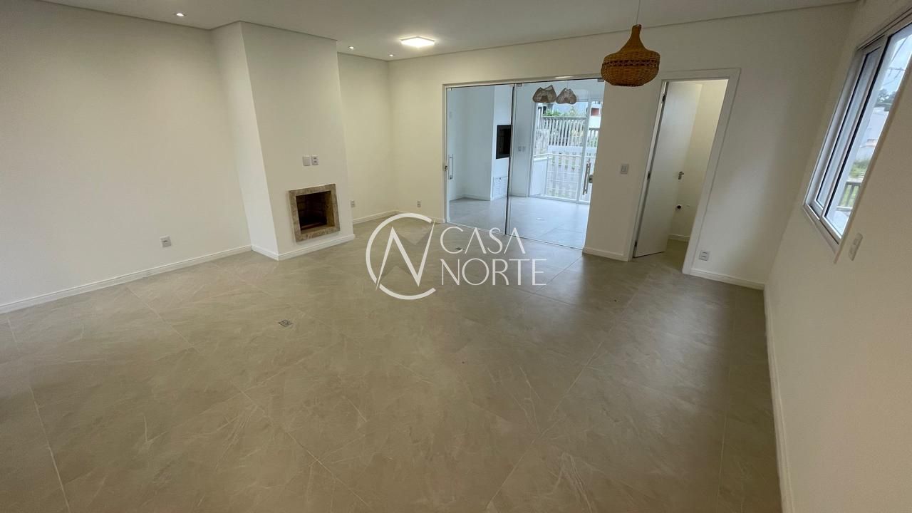 Casa de Condomínio à venda com 3 quartos, 156m², 1 suíte, 2 vagas, Rua Madre Clara no bairro Mário Quintana em Porto Alegre