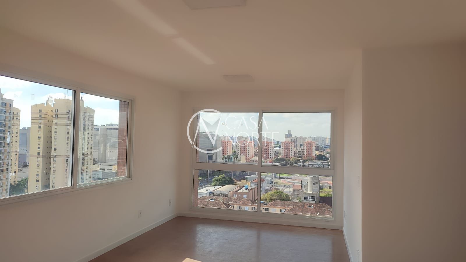 Apartamento à venda com 3 quartos, 93m², 2 suítes, 2 vagas, Rua Roque Calage no bairro Passo da Areia em Porto Alegre