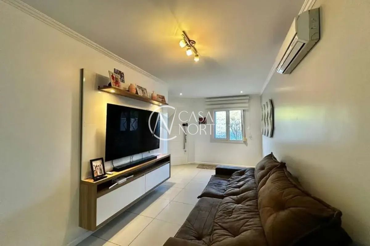 Casa de Condomínio à venda com 3 quartos, 112m², 1 suíte, 2 vagas, Rua Arahy Borges Ortiz no bairro Mário Quintana em Porto Alegre