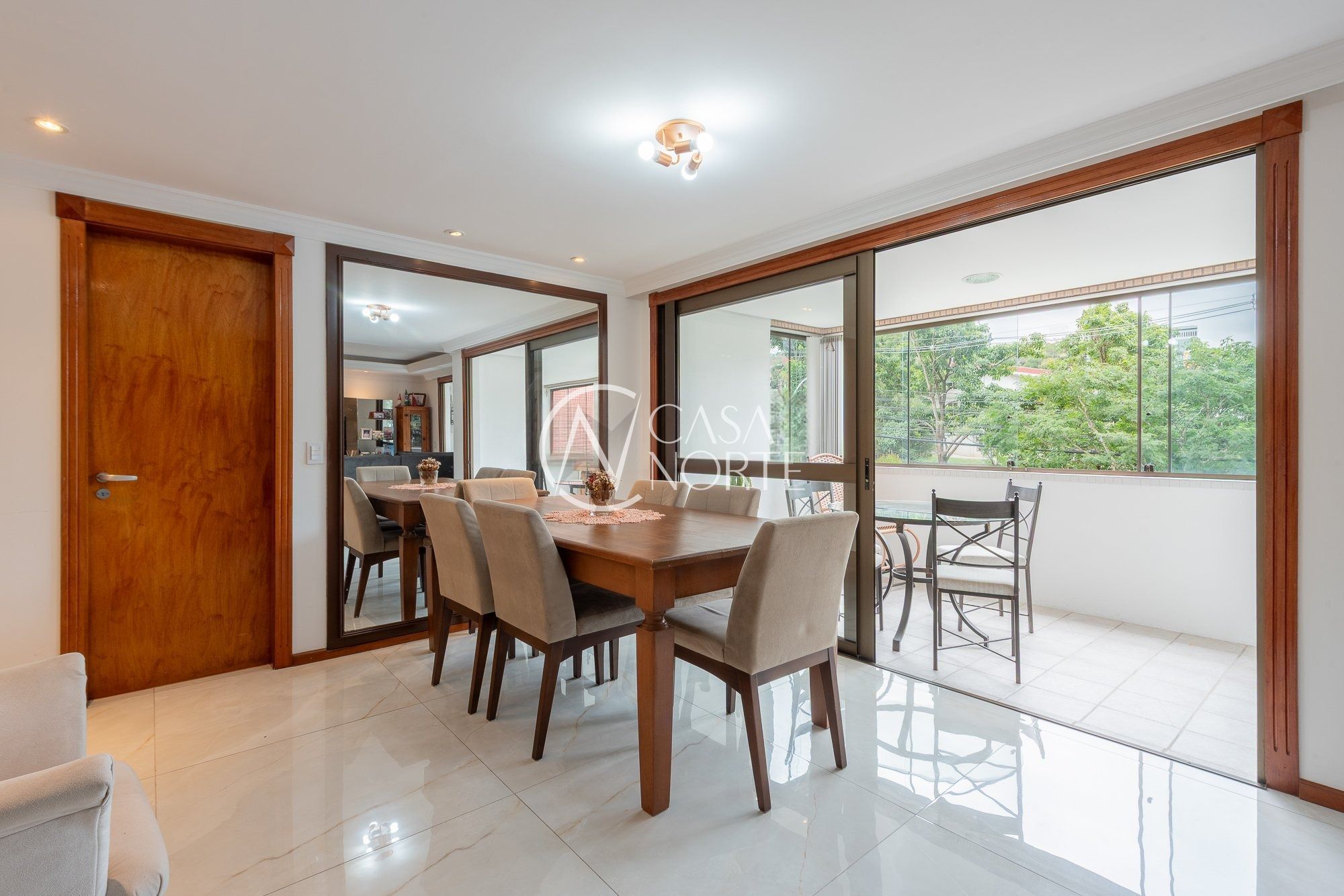 Apartamento à venda com 3 quartos, 138m², 1 suíte, 2 vagas, Rua Tomaz Gonzaga no bairro Boa Vista em Porto Alegre