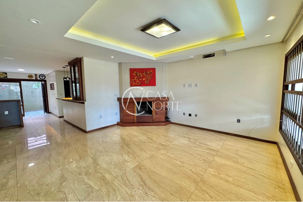 Casa à venda com 33 quartos, 237m², 1 suíte, 4 vagas, Rua Dom Jaime de Barros Câmara no bairro Sarandi em Porto Alegre