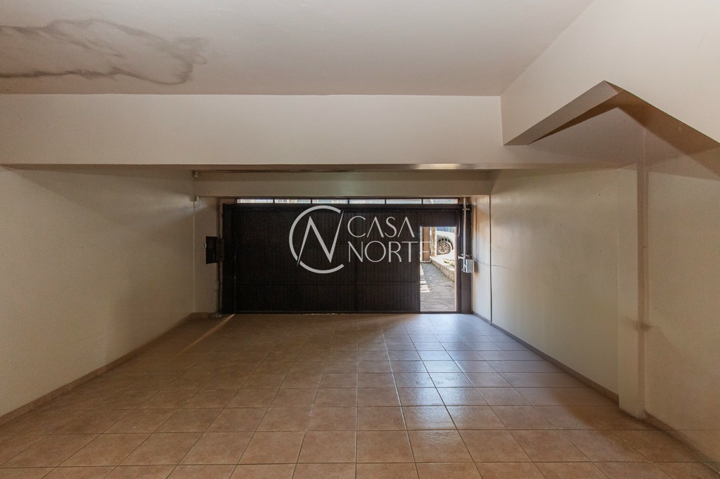 Casa à venda com 4 quartos, 300m², 1 suíte, 4 vagas, Rua Dona Mimi Moro no bairro Boa Vista em Porto Alegre