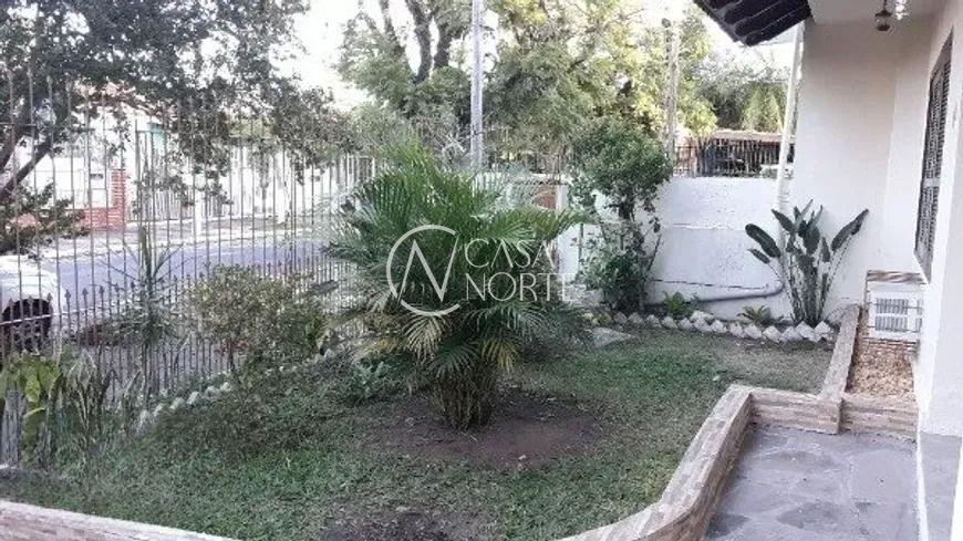 Casa à venda com 4 quartos, 364m², 1 suíte, 3 vagas, Rua Doutor José Éboli no bairro Jardim Itu em Porto Alegre