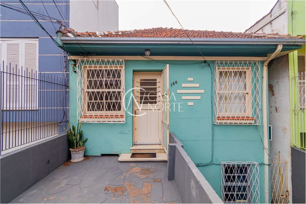 Casa à venda com 4 quartos, 98m², 2 vagas, Caçapava no bairro Petrópolis em Porto Alegre