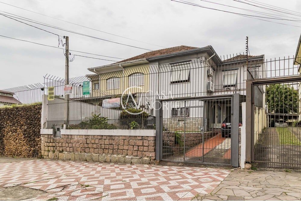 Casa à venda com 3 quartos, 200m², 3 vagas, Veador Porto no bairro Santana em Porto Alegre