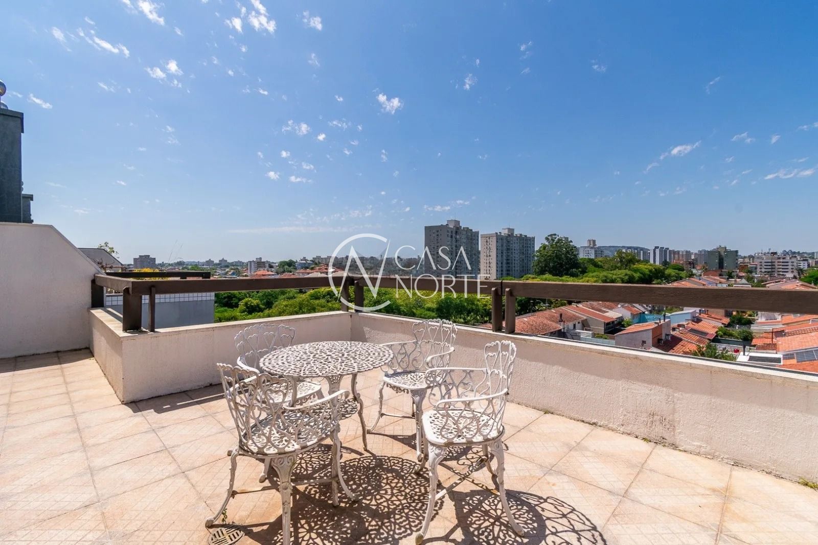 Cobertura à venda com 3 quartos, 189m², 1 suíte, 2 vagas, Rua Guadalupe no bairro Jardim Lindóia em Porto Alegre