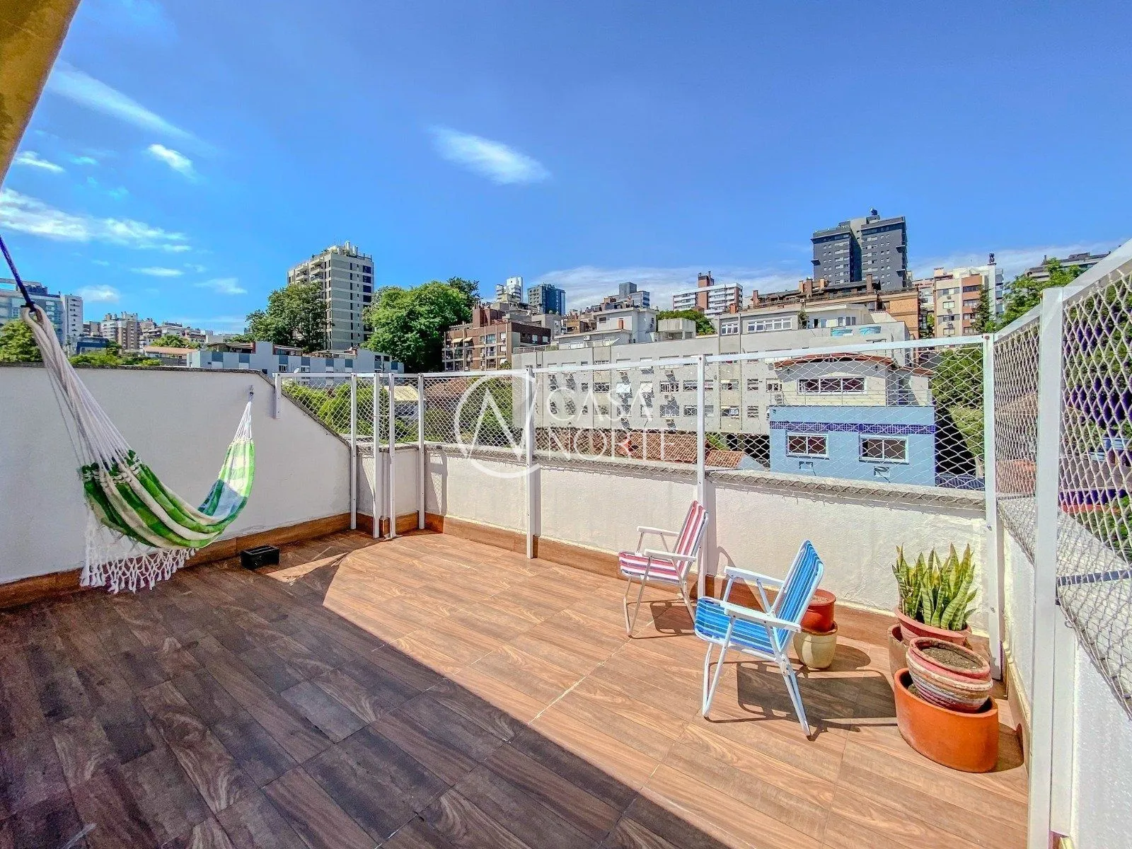 Cobertura à venda com 2 quartos, 157m², 1 vaga, Rua Tenente-Coronel Fabrício Pilar no bairro Mont Serrat em Porto Alegre