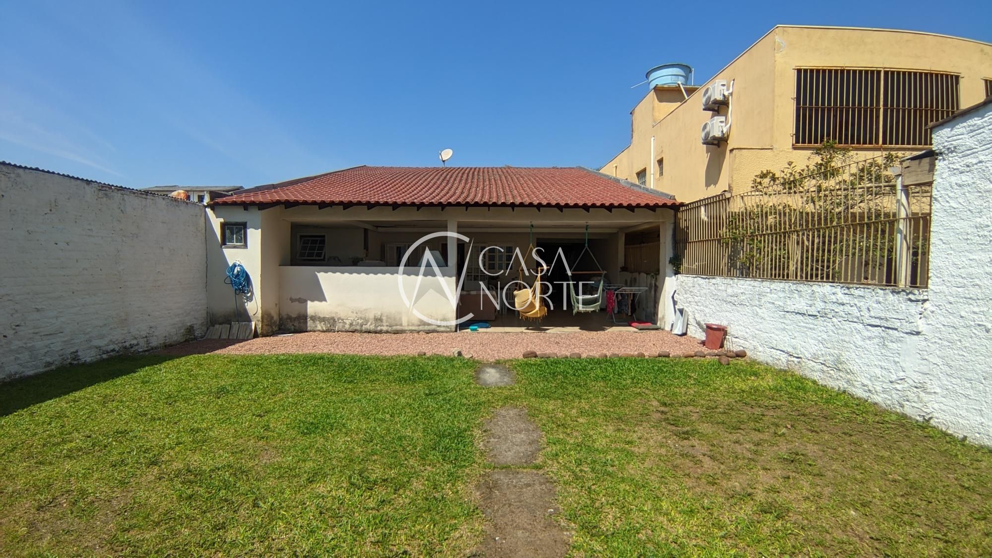 Casa à venda com 3 quartos, 180m², 3 suítes, 3 vagas, Rua Abílio Miller no bairro Jardim Planalto em Porto Alegre