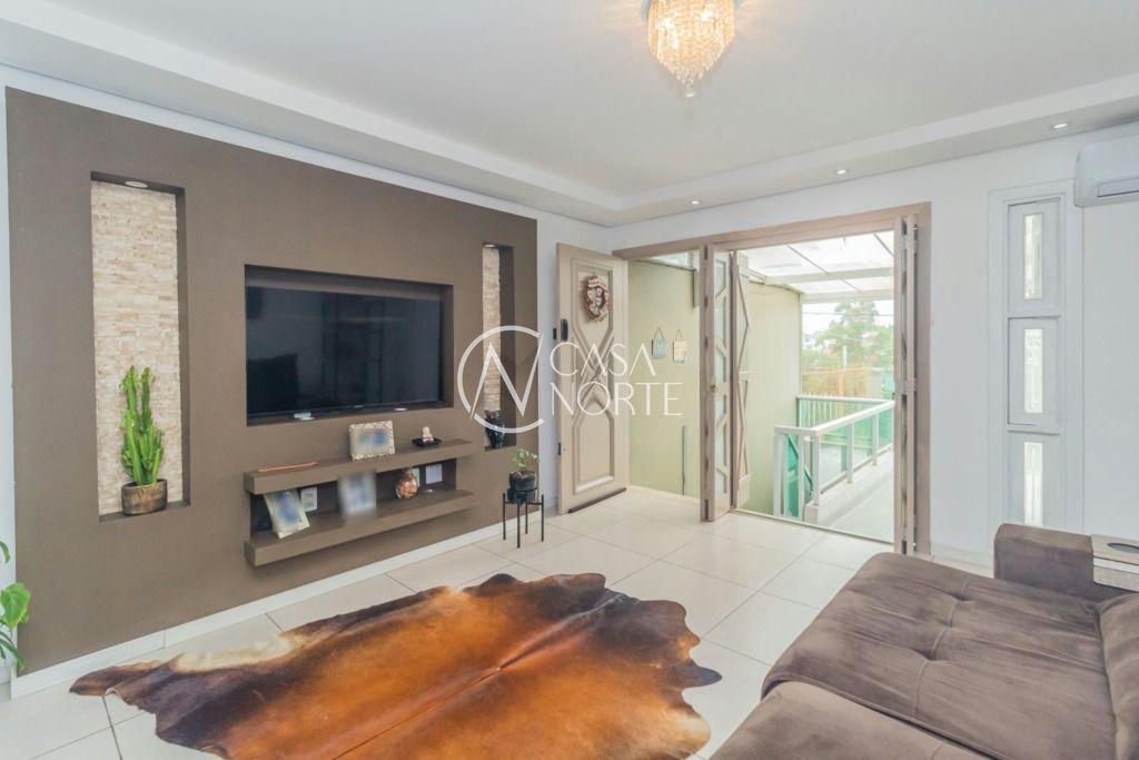 Casa à venda com 3 quartos, 178m², 1 suíte, 2 vagas, Rua Paul Harris no bairro Jardim Planalto em Porto Alegre