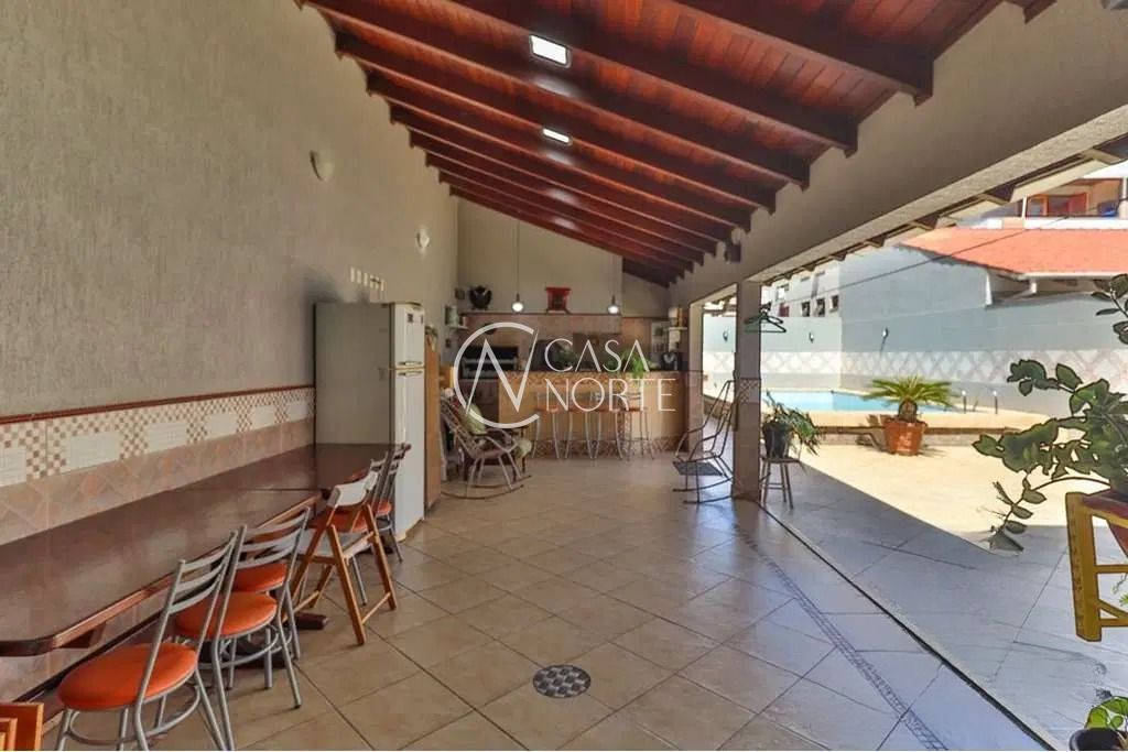 Casa à venda com 5 quartos, 325m², 1 suíte, 5 vagas, Rua Irmão Augusto no bairro Jardim Lindóia em Porto Alegre