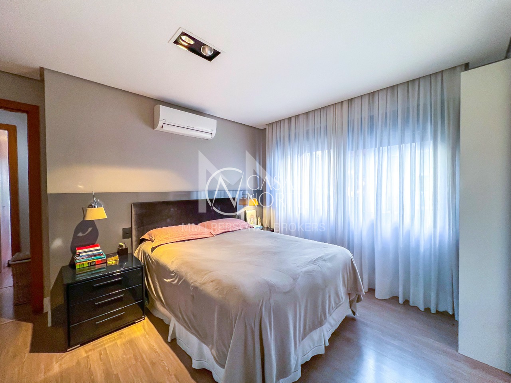 Apartamento à venda com 3 quartos, 168m², 3 suítes, 3 vagas, Rua Cônego Viana no bairro Rio Branco em Porto Alegre