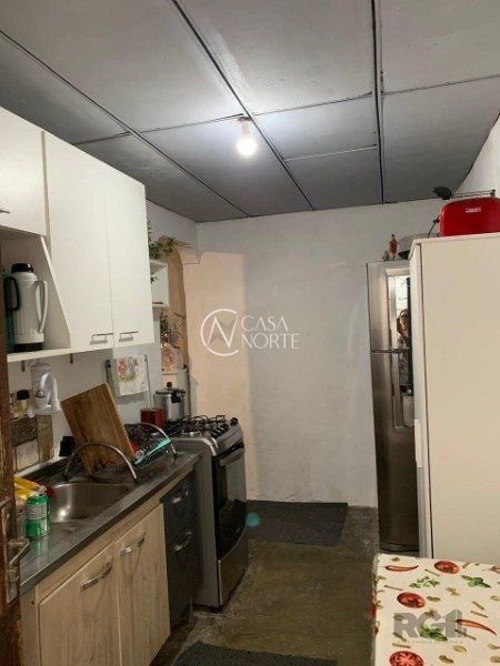Casa à venda com 2 quartos, 86m², 2 vagas, Rua João José dos Santos no bairro Farrapos em Porto Alegre