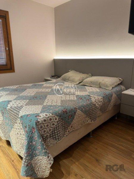 Casa de Condomínio à venda com 2 quartos, 77m², 1 suíte, 2 vagas, Rua Octávio de Souza no bairro Teresópolis em Porto Alegre