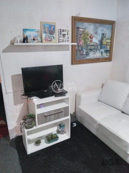 Casa à venda com 2 quartos, 86m², 2 vagas, Rua João José dos Santos no bairro Farrapos em Porto Alegre