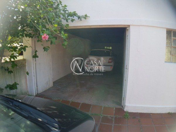 Casa à venda com 3 quartos, 252m², 2 vagas, Rua Doutor Cecilio Monza no bairro Belém Novo em Porto Alegre