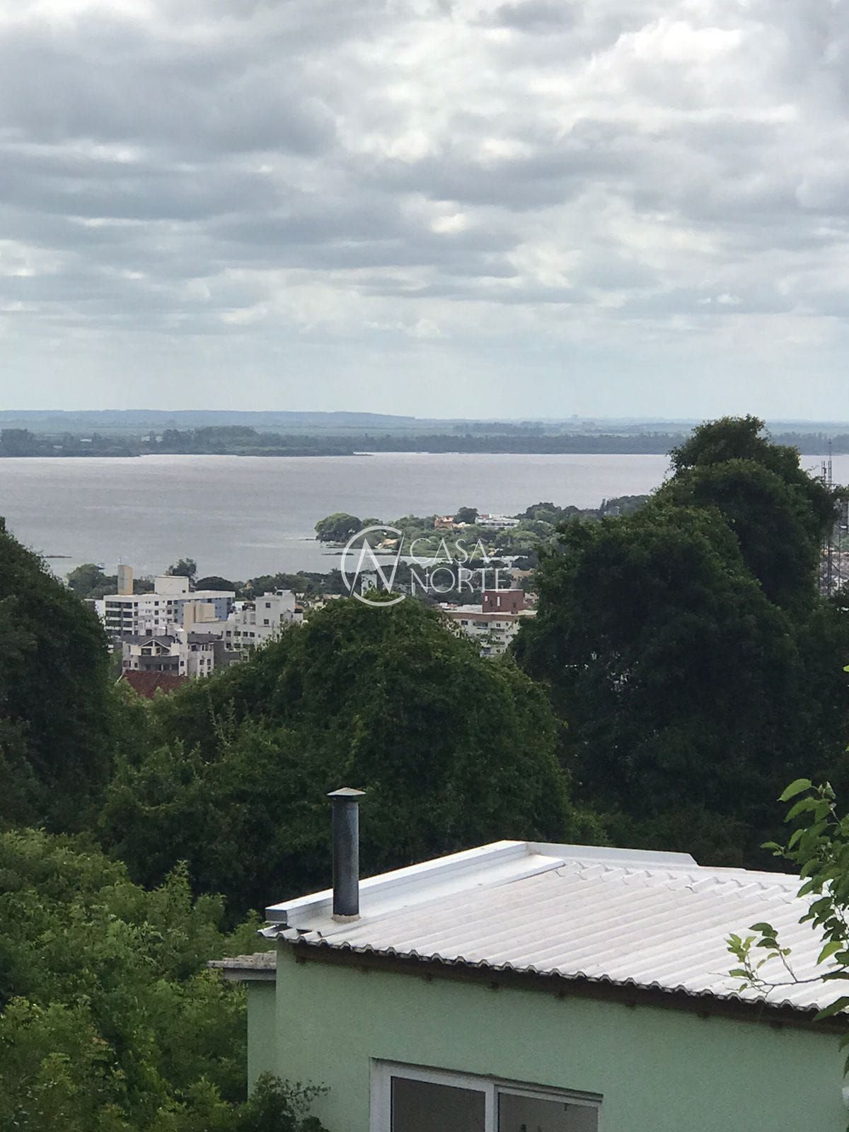 Casa de Condomínio à venda com 3 quartos, 192m², 1 suíte, 2 vagas, Rua Alvaro Guterres no bairro Tristeza em Porto Alegre