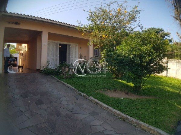 Casa à venda com 3 quartos, 252m², 2 vagas, Rua Doutor Cecilio Monza no bairro Belém Novo em Porto Alegre