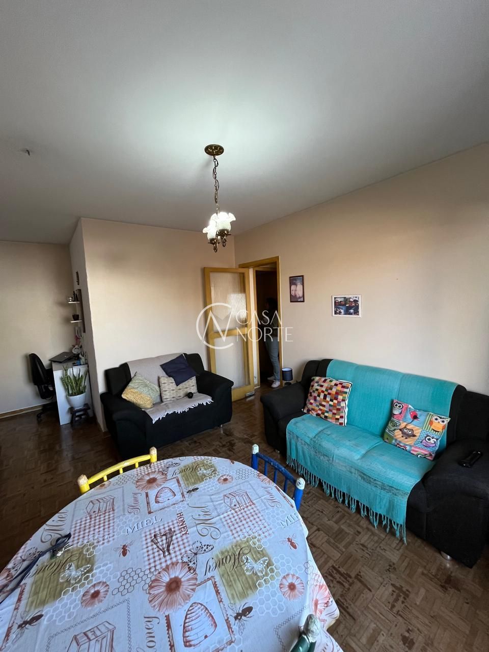 Apartamento à venda com 2 quartos, 64m², 1 vaga, Rua Rafael Saadi no bairro Menino Deus em Porto Alegre