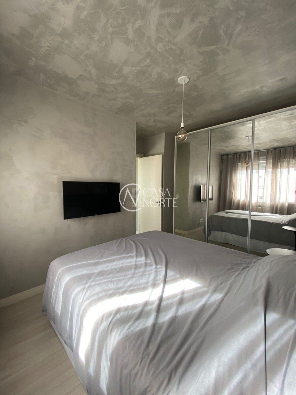 Apartamento à venda com 2 quartos, 61m², 1 vaga, Avenida Andarai no bairro Passo da Areia em Porto Alegre