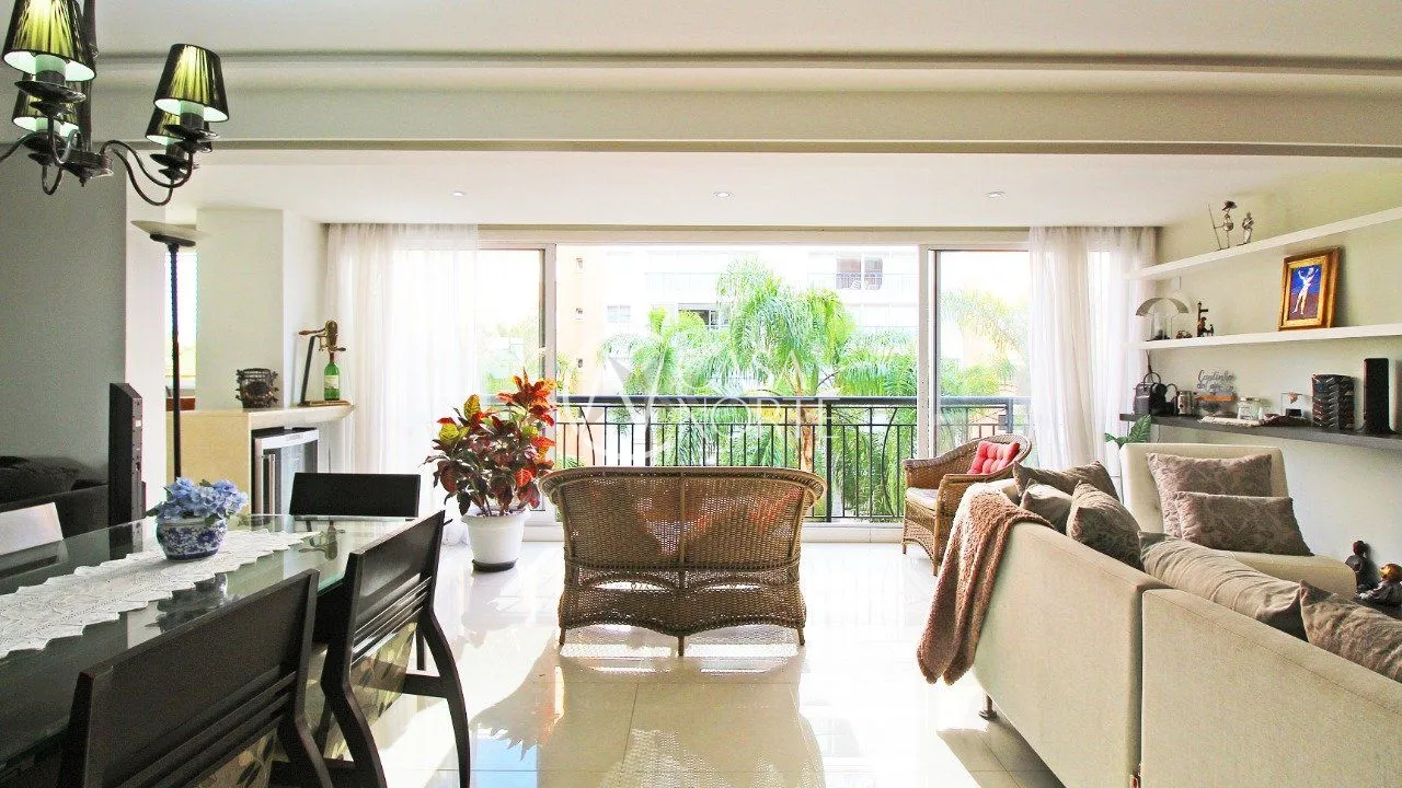 Apartamento à venda com 3 quartos, 162m², 3 suítes, 4 vagas, Avenida Tulio de Rose no bairro Jardim Europa em Porto Alegre