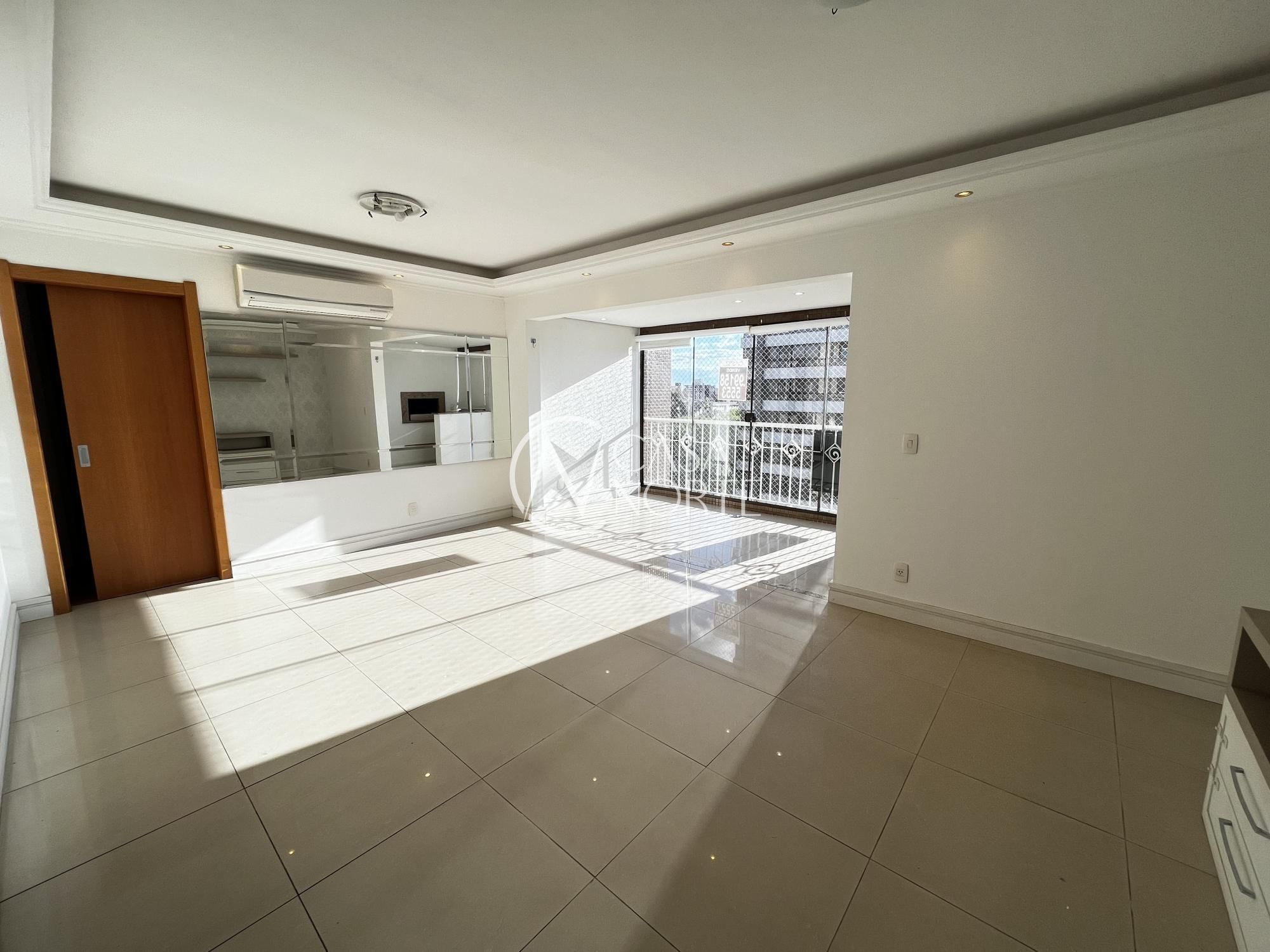 Apartamento à venda com 3 quartos, 105m², 1 suíte, 2 vagas, Rua Gonçalves Dias no bairro Menino Deus em Porto Alegre
