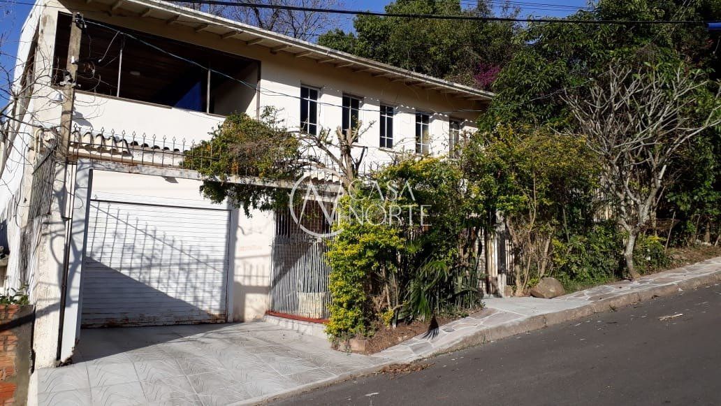 Casa à venda com 4 quartos, 230m², 1 suíte, 3 vagas, Beco Domience Silva no bairro Ponta Grossa em Porto Alegre