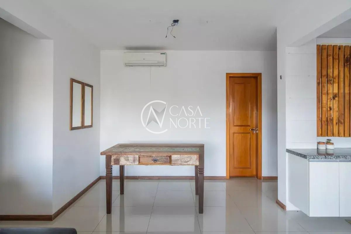 Apartamento à venda com 2 quartos, 69m², 2 suítes, 1 vaga, Rua Teixeira de Freitas no bairro Santo Antônio em Porto Alegre