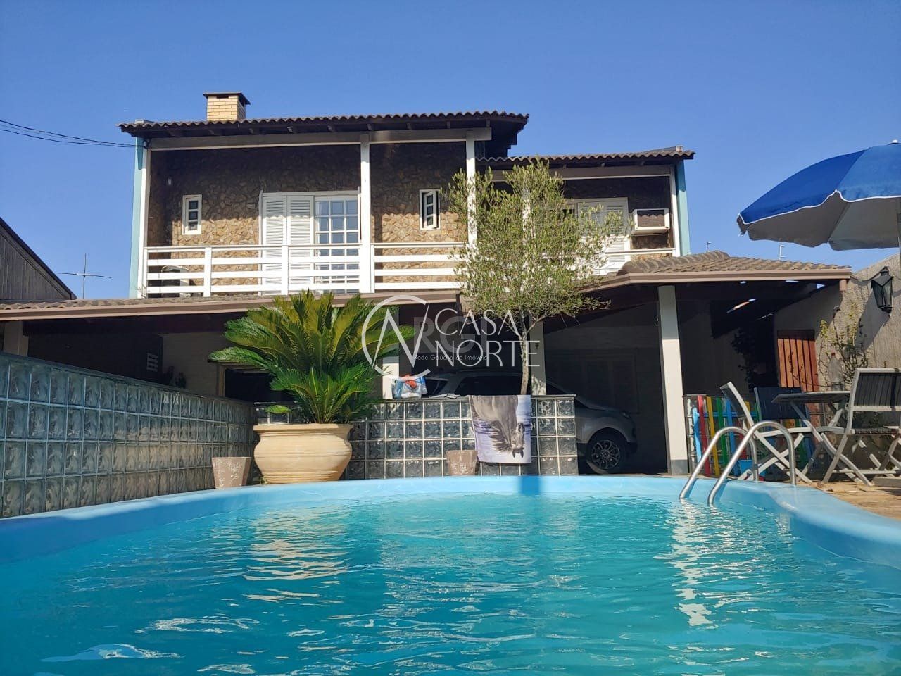 Casa à venda com 3 quartos, 250m², 1 suíte, 5 vagas, Rua João Paris no bairro Santa Rosa de Lima em Porto Alegre