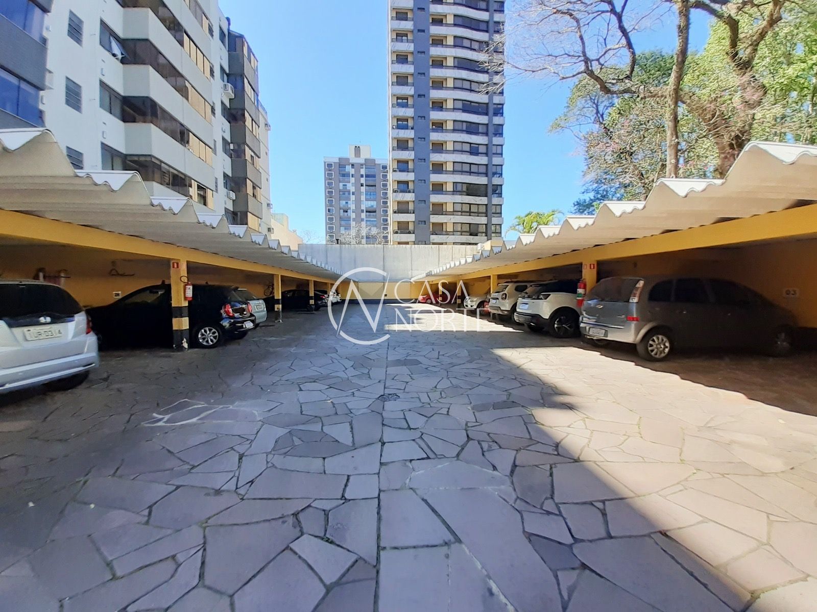 Apartamento à venda com 2 quartos, 77m², Avenida Getúlio Vargas no bairro Menino Deus em Porto Alegre