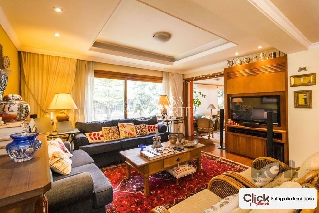 Apartamento à venda com 3 quartos, 247m², 1 suíte, 2 vagas, Avenida Bagé no bairro Petrópolis em Porto Alegre