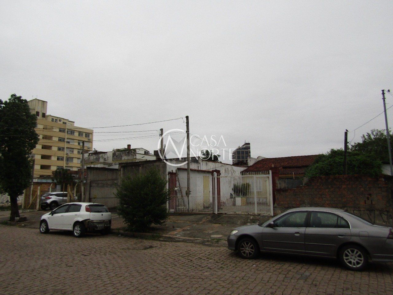 Terreno à venda  com 1637m², Avenida Ipiranga no bairro Azenha em Porto Alegre