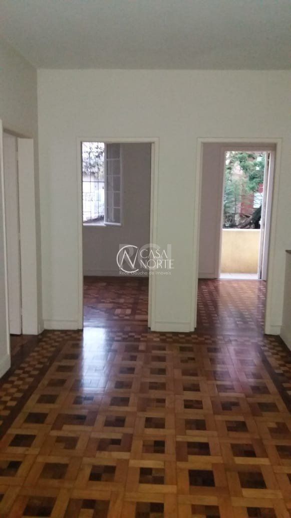 Casa à venda com 5 quartos, 300m², 1 suíte, Rua Casemiro de Abreu no bairro Bela Vista em Porto Alegre