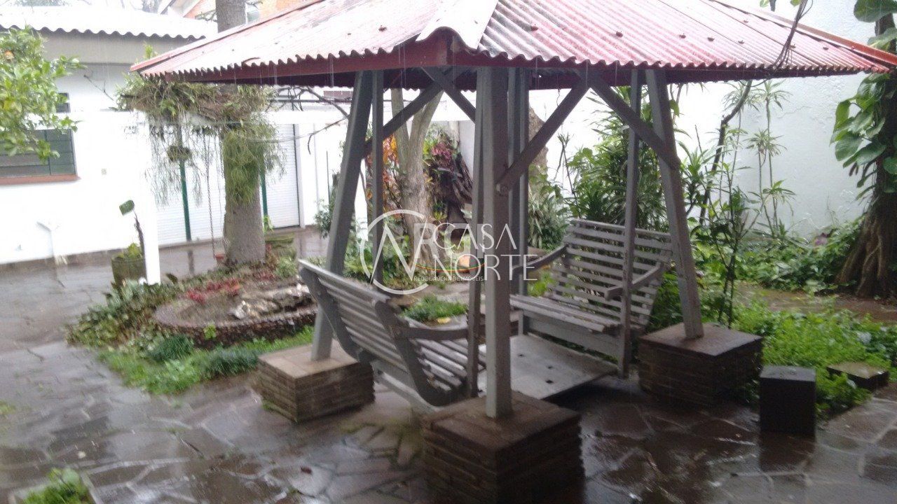 Casa à venda com 3 quartos, 363m², 1 suíte, 2 vagas, Rua Carlos Von Koseritz no bairro São João em Porto Alegre