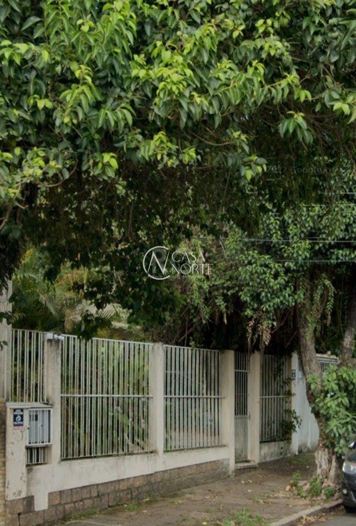 Casa à venda com 4 quartos, 153m², 2 vagas, Rua Luiz Cosme no bairro Passo da Areia em Porto Alegre