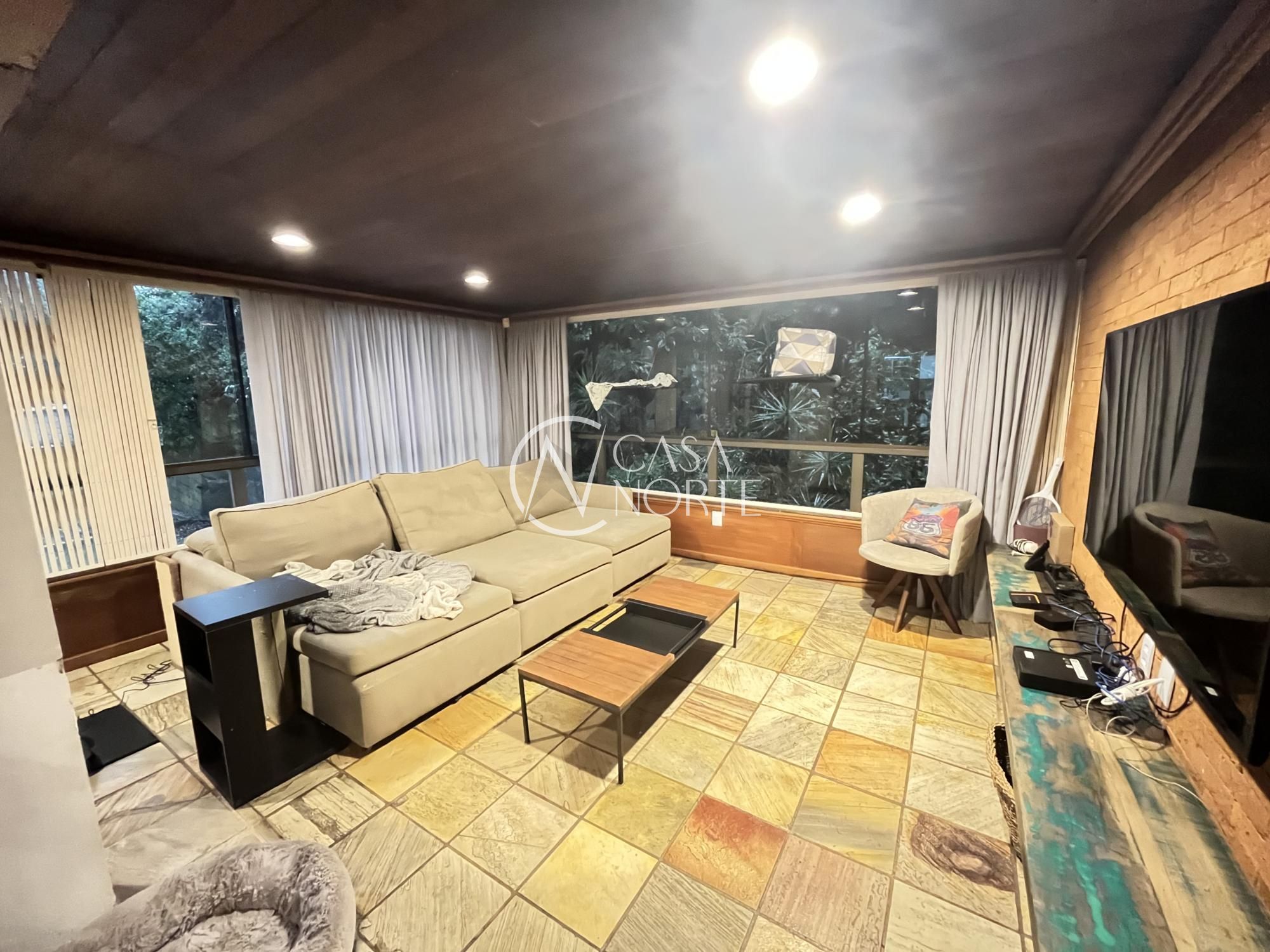 Apartamento à venda com 2 quartos, 173m², 1 suíte, 2 vagas, Rua Vicente da Fontoura no bairro Rio Branco em Porto Alegre