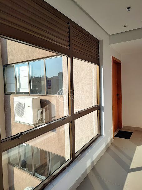 Sala Comercial à venda com 1 quarto, 48m², 1 vaga, Avenida Osvaldo Aranha no bairro Bom Fim em Porto Alegre