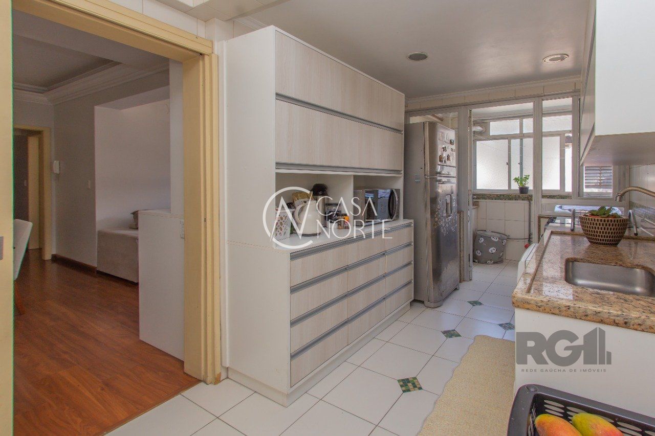 Apartamento à venda com 3 quartos, 104m², 1 suíte, 1 vaga, Rua Tomaz Flores no bairro Independência em Porto Alegre