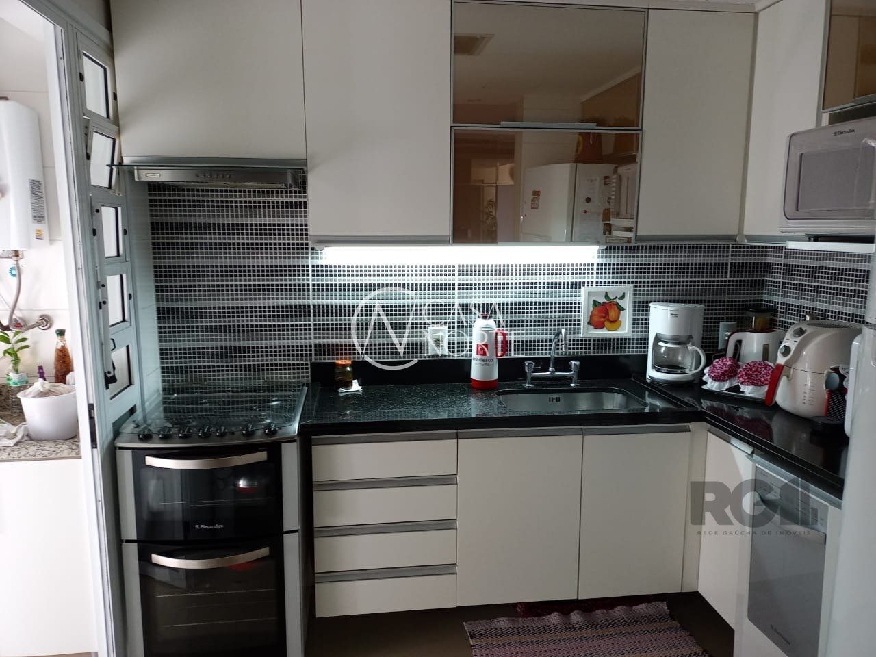 Apartamento à venda com 2 quartos, 82m², 1 suíte, 1 vaga, Avenida Grecia no bairro Passo da Areia em Porto Alegre