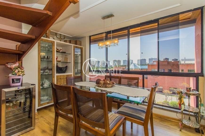 Cobertura à venda com 3 quartos, 200m², 1 suíte, 2 vagas, Avenida João Wallig no bairro Passo da Areia em Porto Alegre